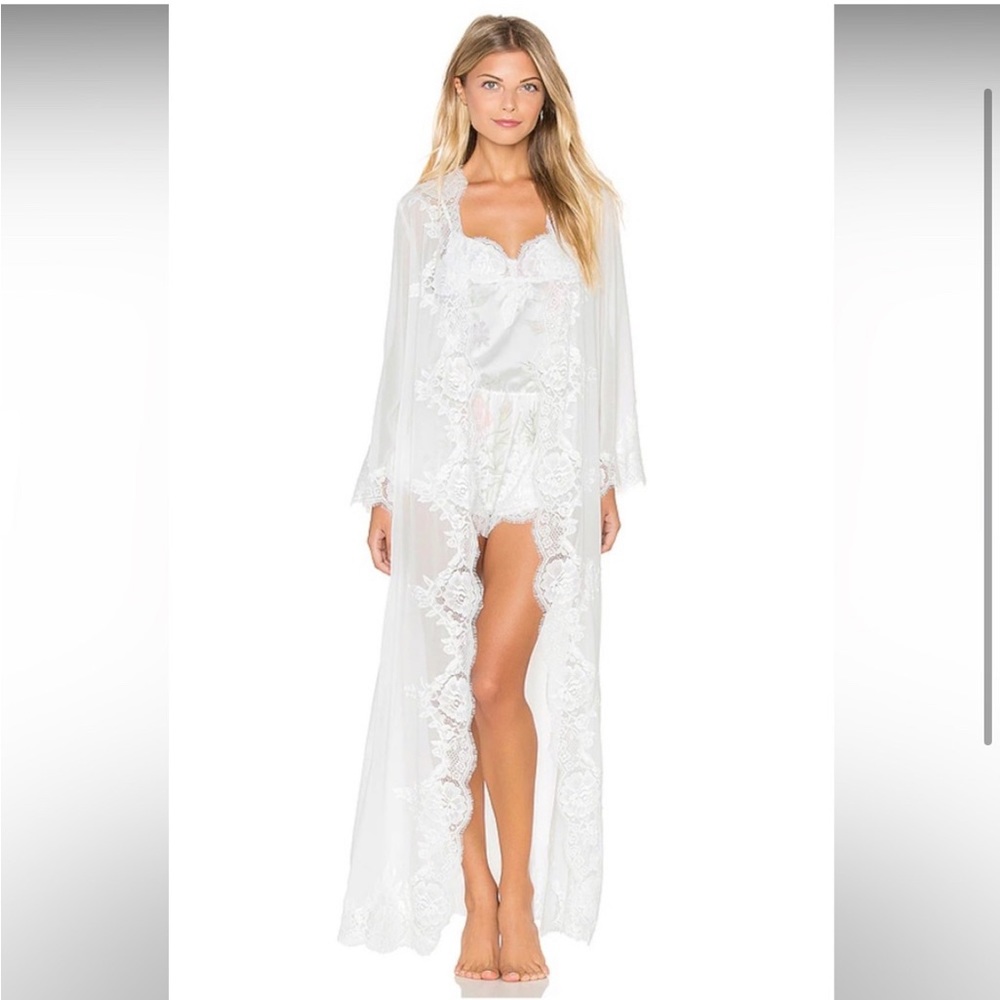 Homebodii Helena Long Robe